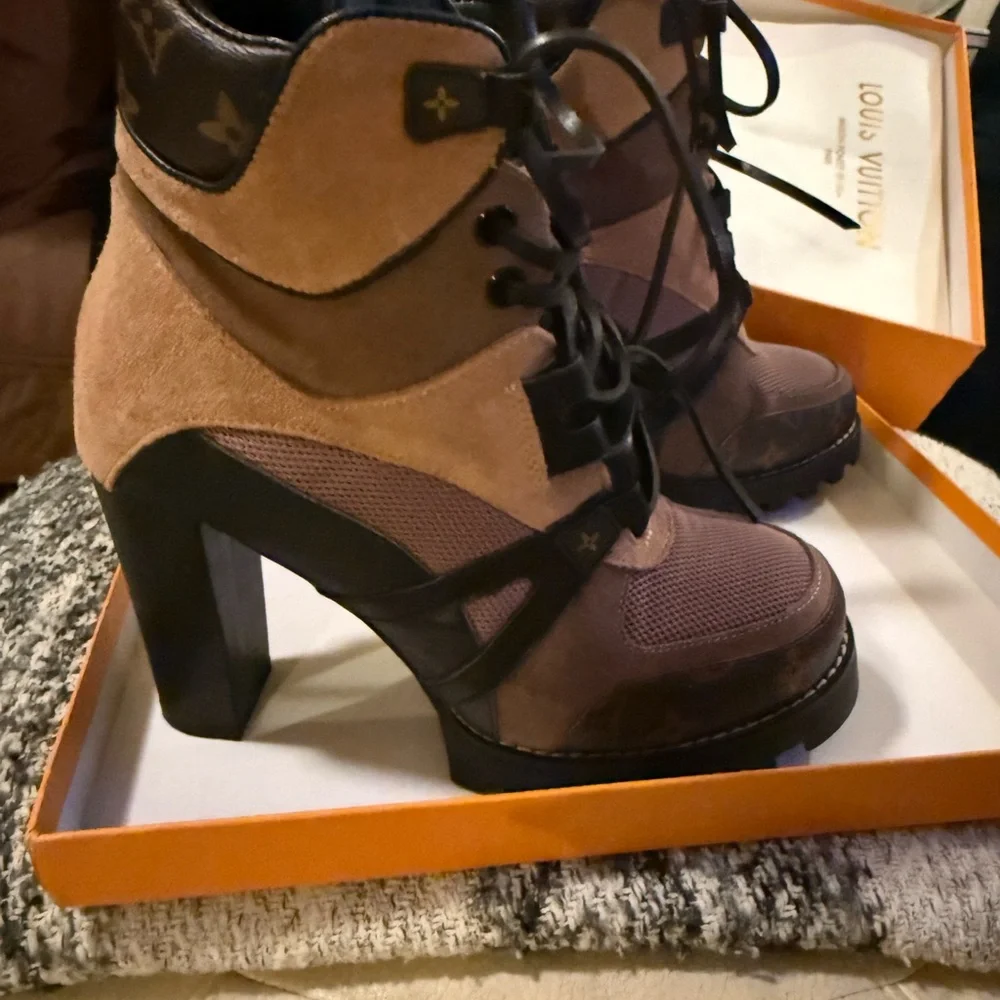 Lv Tan and Black Women's Boots - Picture 3 of 11